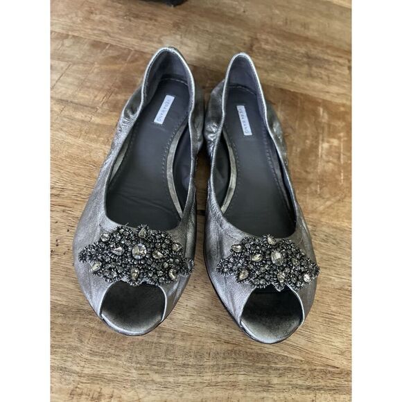 Vera Wang Embellished Silver Leather Peep Toe Ballet Flats 7.5 M Vero Cuoio - Picture 1 of 7